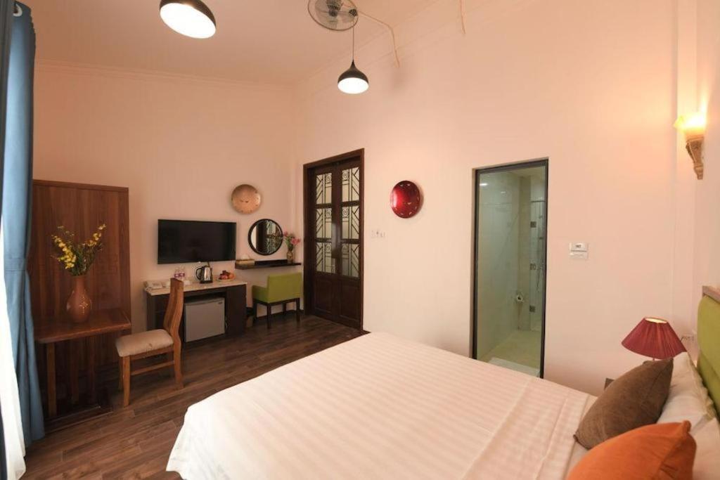 Old Quarter Family Hotel Hanoi Bagian luar foto